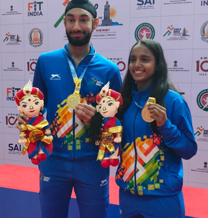 KIYG: Pooja Arthi R, Tavneet Singh emerge champions in Squash | KIYG: Pooja Arthi R, Tavneet Singh emerge champions in Squash KIYG: Pooja Arthi R, Tavneet Singh emerge champions in Squash | KIYG: Pooja Arthi R, Tavneet Singh emerge champions in Squash