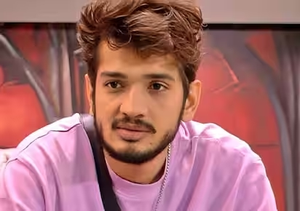 'Bigg Boss 17': Munawar claims Mannara kissed him, he got 'uncomfortable' | 'Bigg Boss 17': Munawar claims Mannara kissed him, he got 'uncomfortable' 'Bigg Boss 17': Munawar claims Mannara kissed him, he got 'uncomfortable' | 'Bigg Boss 17': Munawar claims Mannara kissed him, he got 'uncomfortable'