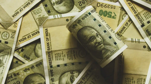 Cabinet okays 4 per cent hike in DA for Central govt staff | Cabinet okays 4 per cent hike in DA for Central govt staff Cabinet okays 4 per cent hike in DA for Central govt staff | Cabinet okays 4 per cent hike in DA for Central govt staff