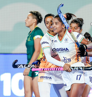 Hockey 5s Women's WC: India beat South Africa 6-3, to meet Netherlands in final | Hockey 5s Women's WC: India beat South Africa 6-3, to meet Netherlands in final Hockey 5s Women's WC: India beat South Africa 6-3, to meet Netherlands in final | Hockey 5s Women's WC: India beat South Africa 6-3, to meet Netherlands in final