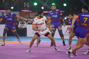 PKL 10: UP Yoddhas go down to Dabang Delhi KC in Northern Derby | PKL 10: UP Yoddhas go down to Dabang Delhi KC in Northern Derby