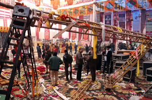 One dead, 17 injured as stage collapses at Delhi's Kalkaji temple | One dead, 17 injured as stage collapses at Delhi's Kalkaji temple