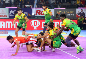 PKL 10: Defence helps Patna Pirates to huge win over Gujarat Giants | PKL 10: Defence helps Patna Pirates to huge win over Gujarat Giants