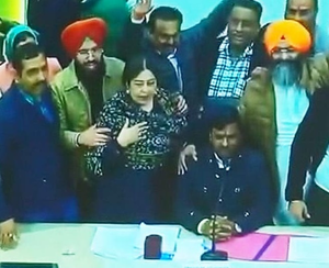 Setback to INDIA bloc, BJP retains mayor’s post in Chandigarh | Setback to INDIA bloc, BJP retains mayor’s post in Chandigarh Setback to INDIA bloc, BJP retains mayor’s post in Chandigarh | Setback to INDIA bloc, BJP retains mayor’s post in Chandigarh