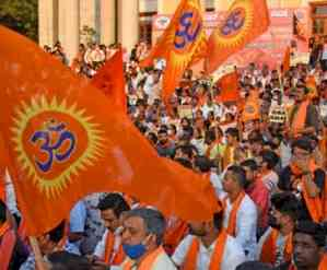 Hanuman flag removal controversy spreads to other parts of K’taka | Hanuman flag removal controversy spreads to other parts of K’taka Hanuman flag removal controversy spreads to other parts of K’taka | Hanuman flag removal controversy spreads to other parts of K’taka