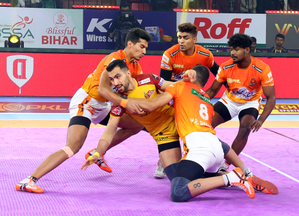 PKL 10: Super 10 for Akash Shinde as Puneri Paltan thrash Telugu Titans by 31 points | PKL 10: Super 10 for Akash Shinde as Puneri Paltan thrash Telugu Titans by 31 points