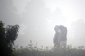 Delhi records 8.2 degrees minimum temp, strong winds predicted | Delhi records 8.2 degrees minimum temp, strong winds predicted