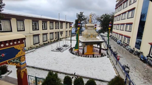Snow blankets Dalai Lama's abode in Himachal | Snow blankets Dalai Lama's abode in Himachal Snow blankets Dalai Lama's abode in Himachal | Snow blankets Dalai Lama's abode in Himachal