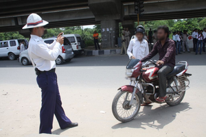 Gurugram: Over 1 lakh people fined for traffic rules violations in Jan | Gurugram: Over 1 lakh people fined for traffic rules violations in Jan Gurugram: Over 1 lakh people fined for traffic rules violations in Jan | Gurugram: Over 1 lakh people fined for traffic rules violations in Jan