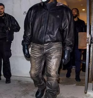 Kanye West steps out in Jason Voorhees mask | Kanye West steps out in Jason Voorhees mask