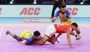 PKL 10: Rakesh's 14 points help Gujarat Giants break losing rut, climb to 4th on table | PKL 10: Rakesh's 14 points help Gujarat Giants break losing rut, climb to 4th on table