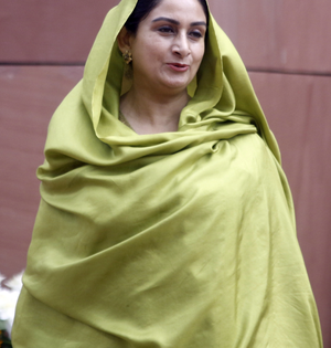 Centre failed to double farmers' income, says Harsimrat Kaur in LS | Centre failed to double farmers' income, says Harsimrat Kaur in LS Centre failed to double farmers' income, says Harsimrat Kaur in LS | Centre failed to double farmers' income, says Harsimrat Kaur in LS