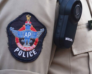 Red sander smugglers kill Andhra cop | Red sander smugglers kill Andhra cop