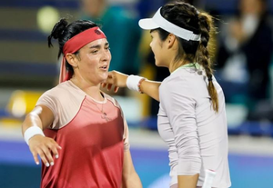 Tennis: Jabeur bests Raducanu to reach Abu Dhabi quarterfinals | Tennis: Jabeur bests Raducanu to reach Abu Dhabi quarterfinals