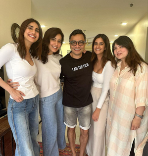 Raashii Khanna offers a peek into ‘movie date’ with Vaani Kapoor & girl gang | Raashii Khanna offers a peek into ‘movie date’ with Vaani Kapoor & girl gang Raashii Khanna offers a peek into ‘movie date’ with Vaani Kapoor & girl gang | Raashii Khanna offers a peek into ‘movie date’ with Vaani Kapoor & girl gang