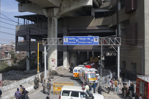 Man dies in Gokulpuri metro station wall collapse in Delhi | Man dies in Gokulpuri metro station wall collapse in Delhi