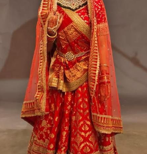 Inspired by Deepika's 'Padmaavat' look, Shruti Choudhary dons 10 kg lehenga for wedding sequence | Inspired by Deepika's 'Padmaavat' look, Shruti Choudhary dons 10 kg lehenga for wedding sequence Inspired by Deepika's 'Padmaavat' look, Shruti Choudhary dons 10 kg lehenga for wedding sequence | Inspired by Deepika's 'Padmaavat' look, Shruti Choudhary dons 10 kg lehenga for wedding sequence