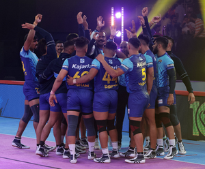 PKL 10: Bengal Warriors begin home leg against Gujarat Giants, issue rallying cry to fans | PKL 10: Bengal Warriors begin home leg against Gujarat Giants, issue rallying cry to fans