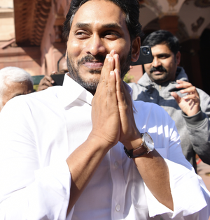 Jagan Mohan Reddy to resume yatra from Monday | Jagan Mohan Reddy to resume yatra from Monday