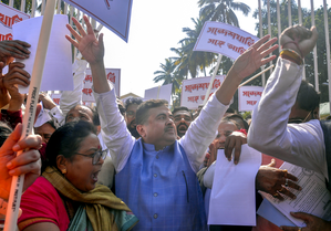 Police stop Bengal BJP MLAs from visiting violence-hit Sandeshkhali | Police stop Bengal BJP MLAs from visiting violence-hit Sandeshkhali Police stop Bengal BJP MLAs from visiting violence-hit Sandeshkhali | Police stop Bengal BJP MLAs from visiting violence-hit Sandeshkhali
