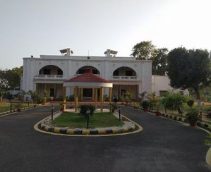 'On arrival from Hyd, Cong MLAs to camp at Tejashwi’s residence' | 'On arrival from Hyd, Cong MLAs to camp at Tejashwi’s residence'