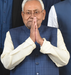 Nitish alleges RJD leaders were earning money in illegal manners, says will initiate probe | Nitish alleges RJD leaders were earning money in illegal manners, says will initiate probe