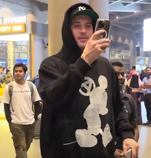 Rapper G-Eazy lands in Mumbai, to perform at NSCI dome on Feb 15 | Rapper G-Eazy lands in Mumbai, to perform at NSCI dome on Feb 15 Rapper G-Eazy lands in Mumbai, to perform at NSCI dome on Feb 15 | Rapper G-Eazy lands in Mumbai, to perform at NSCI dome on Feb 15