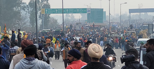 Protesting farmers damage barricades at Shambhu border | Protesting farmers damage barricades at Shambhu border