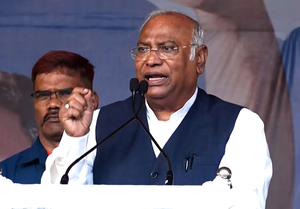 Kharge expresses concern on 'rising suicide rates' in Gujarat | Kharge expresses concern on 'rising suicide rates' in Gujarat