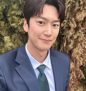 'Marry My Husband' star Na In Woo to enlist for mandatory military service | 'Marry My Husband' star Na In Woo to enlist for mandatory military service
