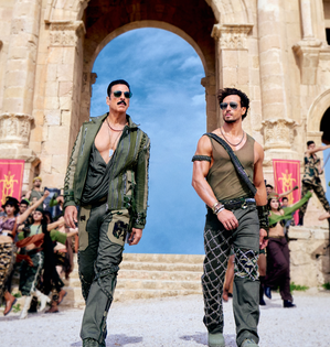 Akshay, Tiger’s ‘swag, style’ infused ‘Bade Miyan Chote Miya’ title track to drop on Feb 19 | Akshay, Tiger’s ‘swag, style’ infused ‘Bade Miyan Chote Miya’ title track to drop on Feb 19 Akshay, Tiger’s ‘swag, style’ infused ‘Bade Miyan Chote Miya’ title track to drop on Feb 19 | Akshay, Tiger’s ‘swag, style’ infused ‘Bade Miyan Chote Miya’ title track to drop on Feb 19