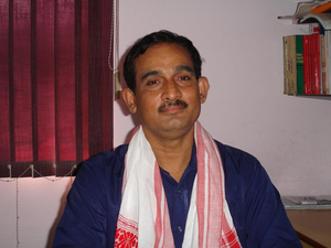 AAP withdraws Guwahati candidate, challenges Cong to take similar step on two LS seats | AAP withdraws Guwahati candidate, challenges Cong to take similar step on two LS seats AAP withdraws Guwahati candidate, challenges Cong to take similar step on two LS seats | AAP withdraws Guwahati candidate, challenges Cong to take similar step on two LS seats