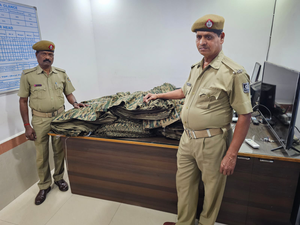 Odisha: Police seize counterfeit army combat uniforms | Odisha: Police seize counterfeit army combat uniforms Odisha: Police seize counterfeit army combat uniforms | Odisha: Police seize counterfeit army combat uniforms