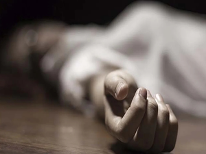 Man found dead in his car in Lucknow | Man found dead in his car in Lucknow