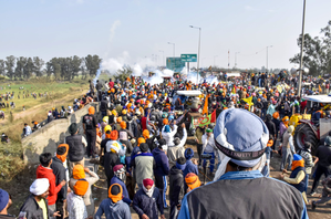 Protesters to resume 'Dilli Chalo' march on March 6 | Protesters to resume 'Dilli Chalo' march on March 6 Protesters to resume 'Dilli Chalo' march on March 6 | Protesters to resume 'Dilli Chalo' march on March 6
