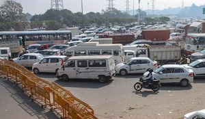 Traffic snarls in Delhi as farmers set for protest march | Traffic snarls in Delhi as farmers set for protest march