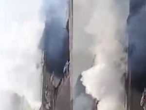 Two women jump off balcony as fire breaks out in Delhi apartment, one dead | Two women jump off balcony as fire breaks out in Delhi apartment, one dead Two women jump off balcony as fire breaks out in Delhi apartment, one dead | Two women jump off balcony as fire breaks out in Delhi apartment, one dead