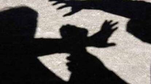 Cop suspended in Bengal for roughing up tribal woman | Cop suspended in Bengal for roughing up tribal woman Cop suspended in Bengal for roughing up tribal woman | Cop suspended in Bengal for roughing up tribal woman
