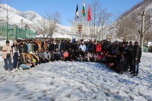 Army rescues stranded students in J&K | Army rescues stranded students in J&K