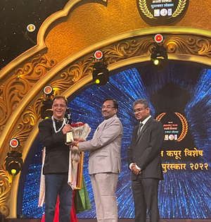 JP Dutta, Vidhu Vinod Chopra feted with prestigious Raj Kapoor Awards | JP Dutta, Vidhu Vinod Chopra feted with prestigious Raj Kapoor Awards