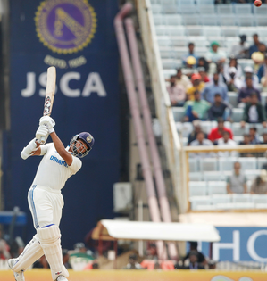 4th Test: Jaiswal becomes fifth Indian batter to score 600 runs in a Test series, breaks Sehwag's record for sixes | 4th Test: Jaiswal becomes fifth Indian batter to score 600 runs in a Test series, breaks Sehwag's record for sixes 4th Test: Jaiswal becomes fifth Indian batter to score 600 runs in a Test series, breaks Sehwag's record for sixes | 4th Test: Jaiswal becomes fifth Indian batter to score 600 runs in a Test series, breaks Sehwag's record for sixes