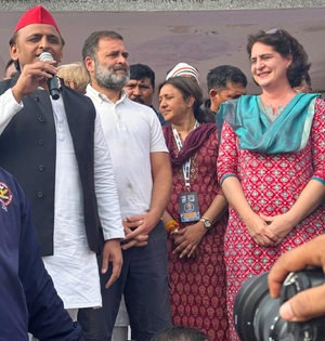 Akhilesh joins Rahul's Bharat Jodo Nyay Yatra in Agra | Akhilesh joins Rahul's Bharat Jodo Nyay Yatra in Agra Akhilesh joins Rahul's Bharat Jodo Nyay Yatra in Agra | Akhilesh joins Rahul's Bharat Jodo Nyay Yatra in Agra