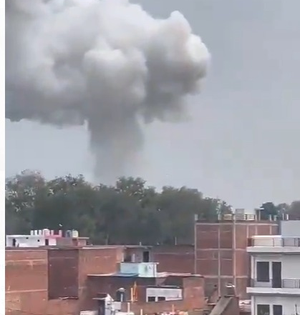 Four killed, several injured in blast at firecracker factory in UP | Four killed, several injured in blast at firecracker factory in UP Four killed, several injured in blast at firecracker factory in UP | Four killed, several injured in blast at firecracker factory in UP