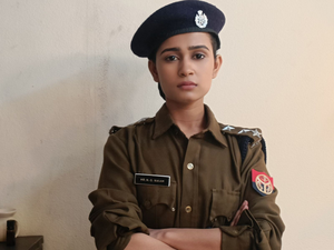 Sonal Panwar handles pistol for first time for 'Happu Ki Ultan Paltan' | Sonal Panwar handles pistol for first time for 'Happu Ki Ultan Paltan'