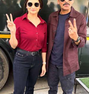 Manoj Bajpayee, Prachi Desai seen in Andheri shooting for 'Silence 2' | Manoj Bajpayee, Prachi Desai seen in Andheri shooting for 'Silence 2'