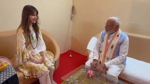 German singer Cassandra Mae croons song in praise of Lord Krishna for PM Modi | German singer Cassandra Mae croons song in praise of Lord Krishna for PM Modi German singer Cassandra Mae croons song in praise of Lord Krishna for PM Modi | German singer Cassandra Mae croons song in praise of Lord Krishna for PM Modi