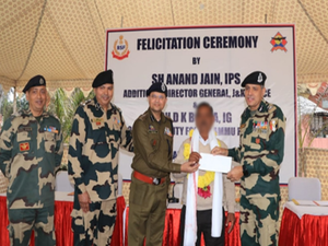 J&K Police felicitate man for providing info on Pakistani drone | J&K Police felicitate man for providing info on Pakistani drone J&K Police felicitate man for providing info on Pakistani drone | J&K Police felicitate man for providing info on Pakistani drone