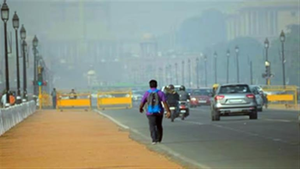 Delhi records 10.8 degrees minimum temperature, AQI 'poor' at several stations | Delhi records 10.8 degrees minimum temperature, AQI 'poor' at several stations