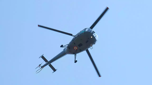 Army chopper makes precautionary landing in farm fields in Rajasthan | Army chopper makes precautionary landing in farm fields in Rajasthan