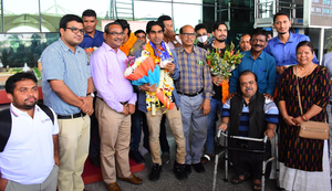 Five-time World Champion Pramod Bhagat receives a hero’s welcome at home | Five-time World Champion Pramod Bhagat receives a hero’s welcome at home Five-time World Champion Pramod Bhagat receives a hero’s welcome at home | Five-time World Champion Pramod Bhagat receives a hero’s welcome at home